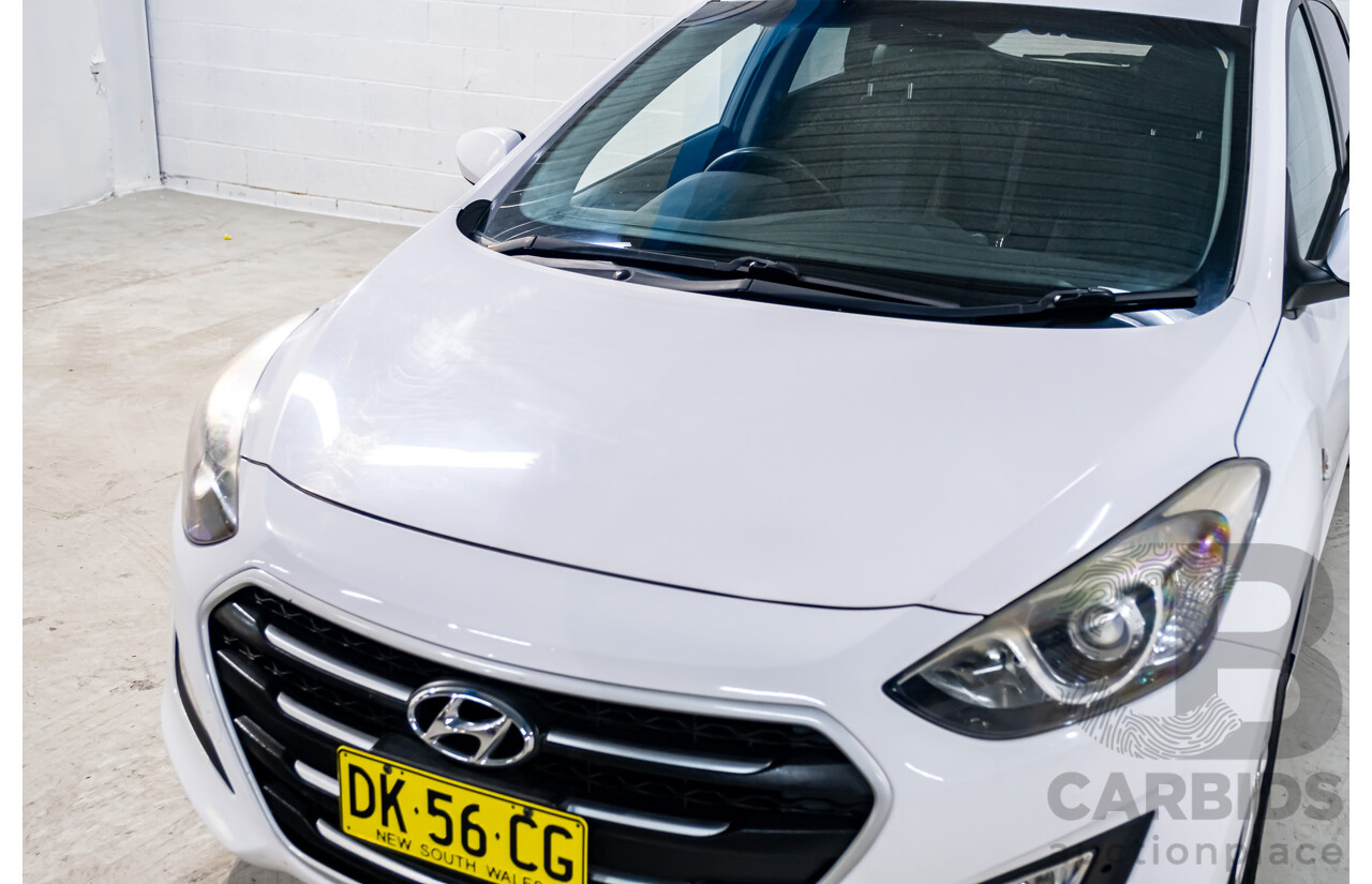 8/2015 Hyundai i30 Active GD MY14 5d Hatchback White 1.8L