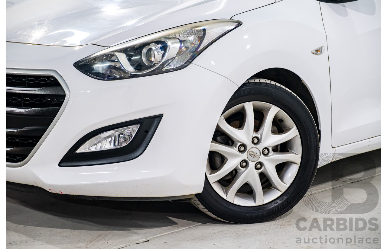 8/2015 Hyundai i30 Active GD MY14 5d Hatchback White 1.8L