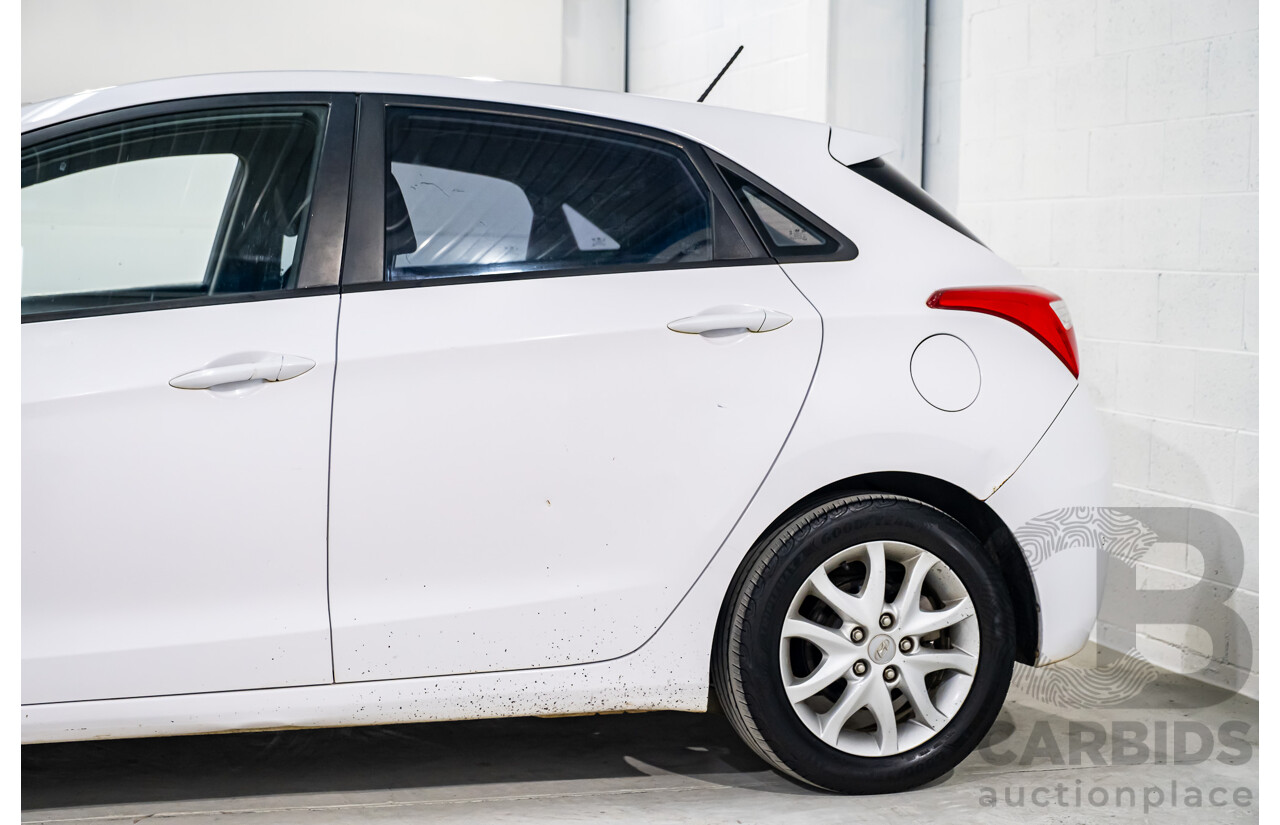 8/2015 Hyundai i30 Active GD MY14 5d Hatchback White 1.8L