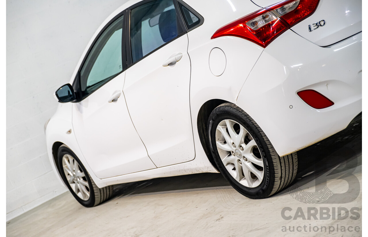 8/2015 Hyundai i30 Active GD MY14 5d Hatchback White 1.8L