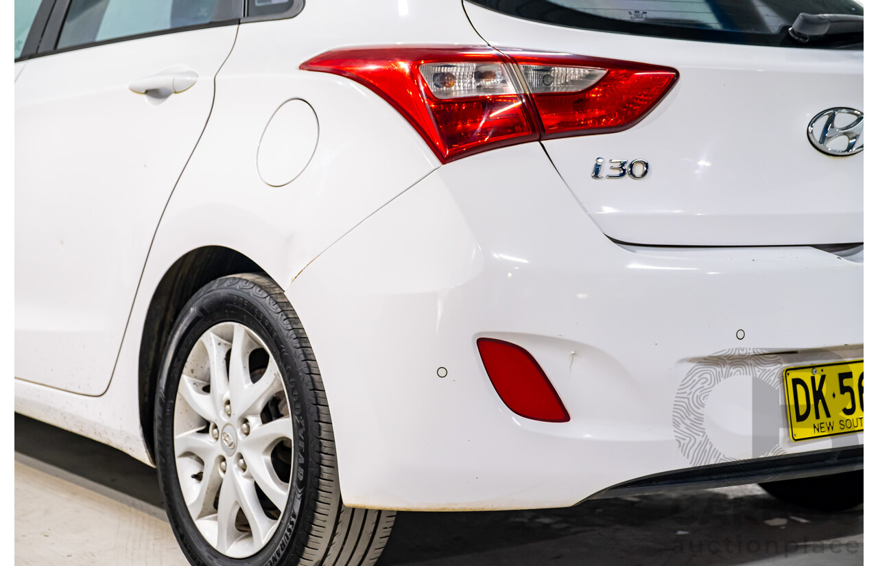8/2015 Hyundai i30 Active GD MY14 5d Hatchback White 1.8L