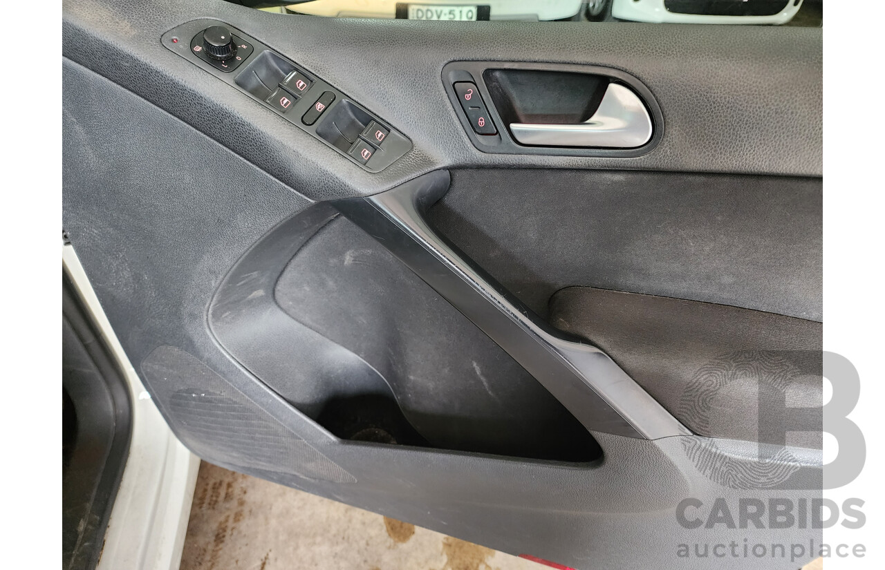 04/2013 Volkswagen Tiguan 103 TDI AWD 5NC MY13 4D Wagon White 2.0L