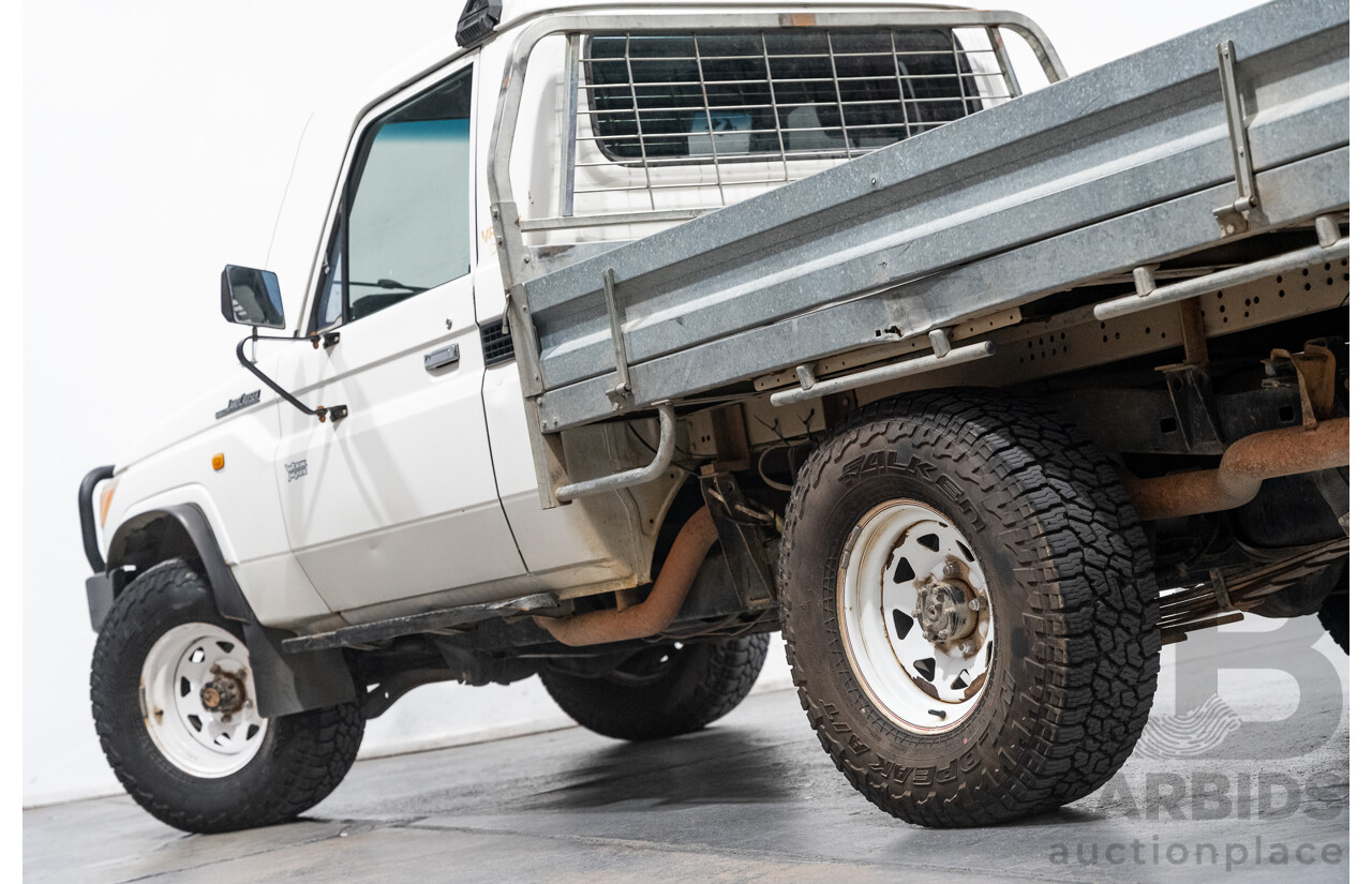 10/2007 Toyota Landcruiser Workmate (4x4) VDJ79R 2d C/Chas White Turbo Diesel V8 4.5L