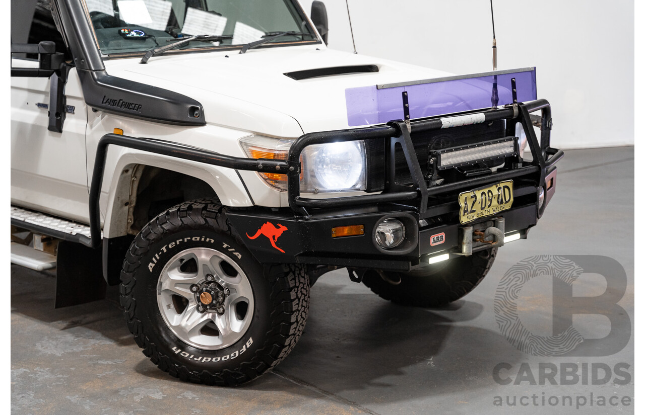 1/2009 Toyota Landcruiser GXL (4x4) VDJ76R 09 Upgrade 4d Wagon White Turbo Diesel V8 4.5L