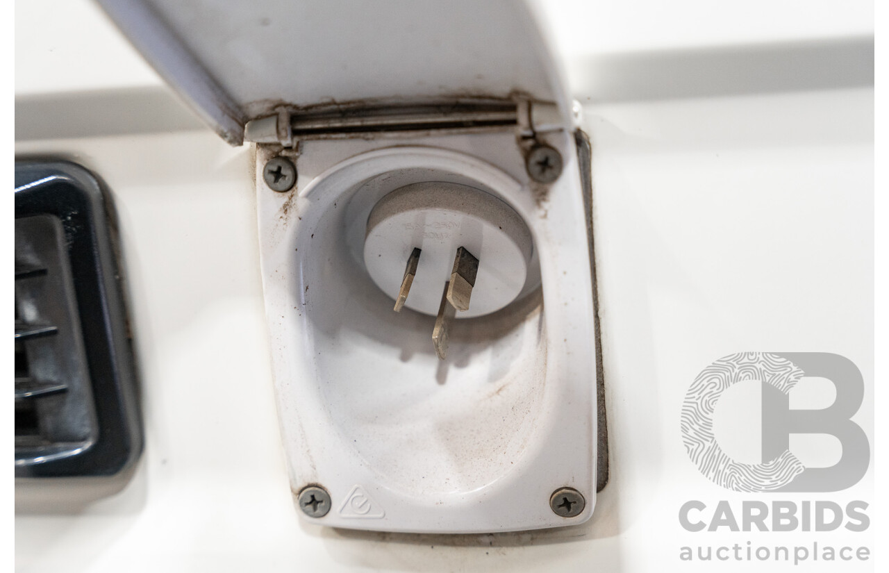 1/2009 Toyota Landcruiser GXL (4x4) VDJ76R 09 Upgrade 4d Wagon White Turbo Diesel V8 4.5L