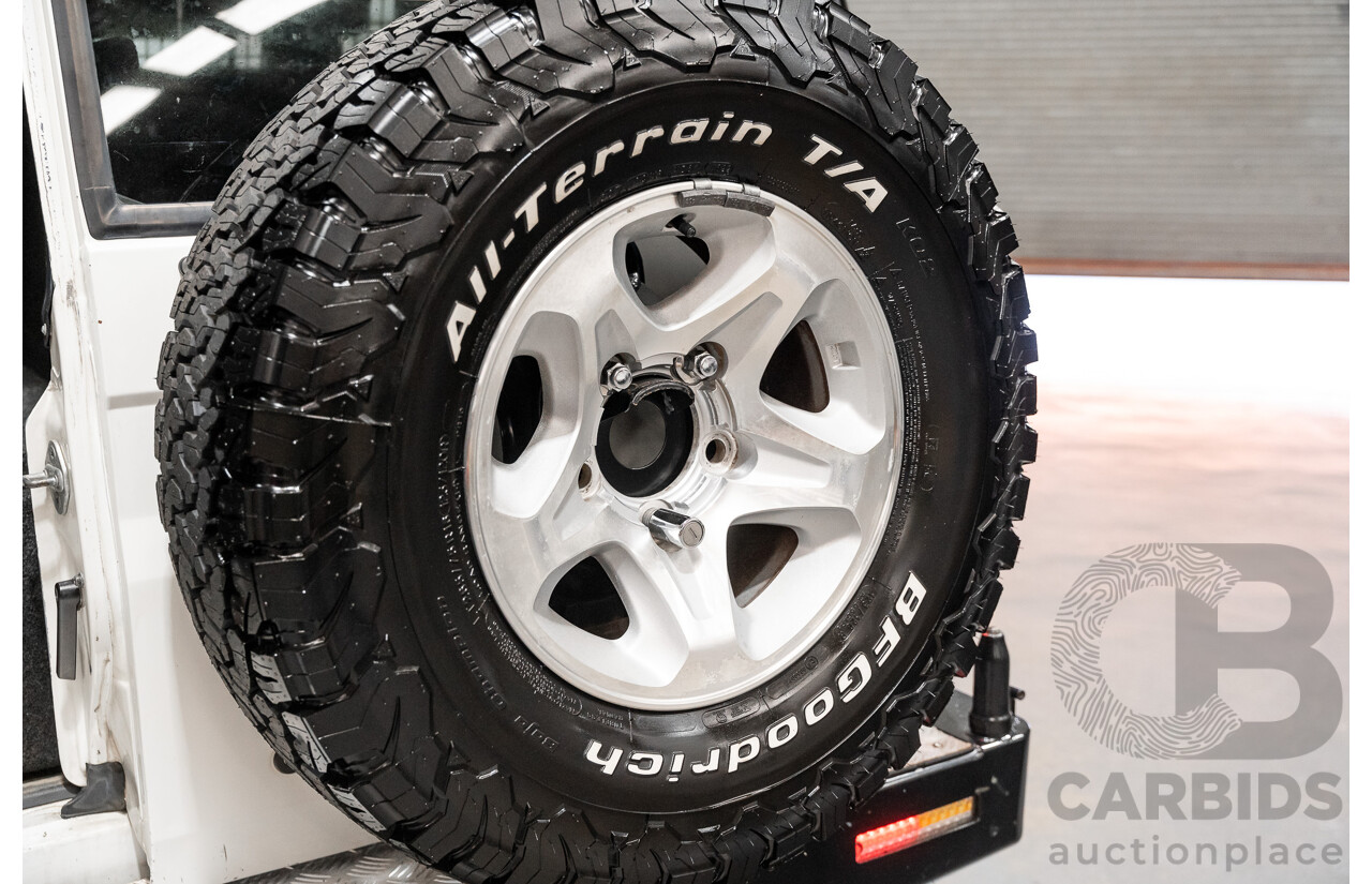 1/2009 Toyota Landcruiser GXL (4x4) VDJ76R 09 Upgrade 4d Wagon White Turbo Diesel V8 4.5L