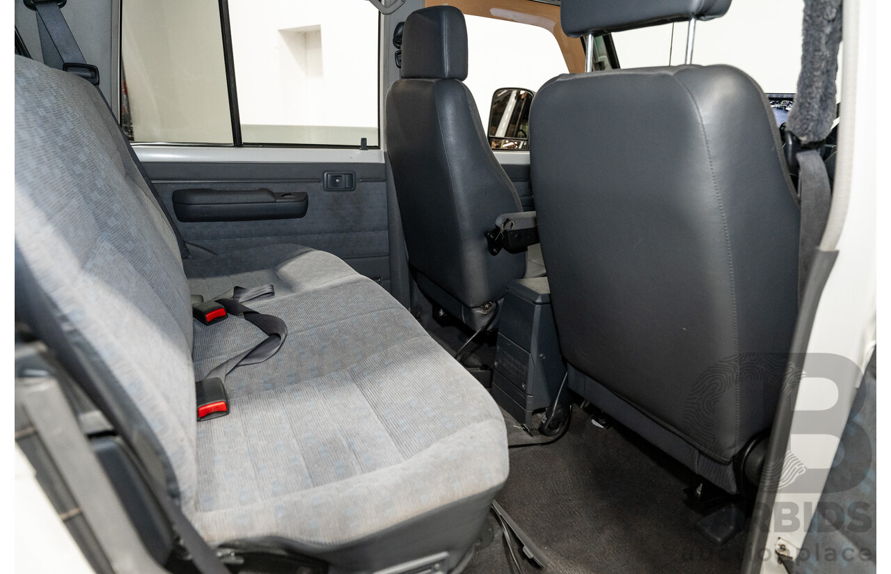 1/2009 Toyota Landcruiser GXL (4x4) VDJ76R 09 Upgrade 4d Wagon White Turbo Diesel V8 4.5L