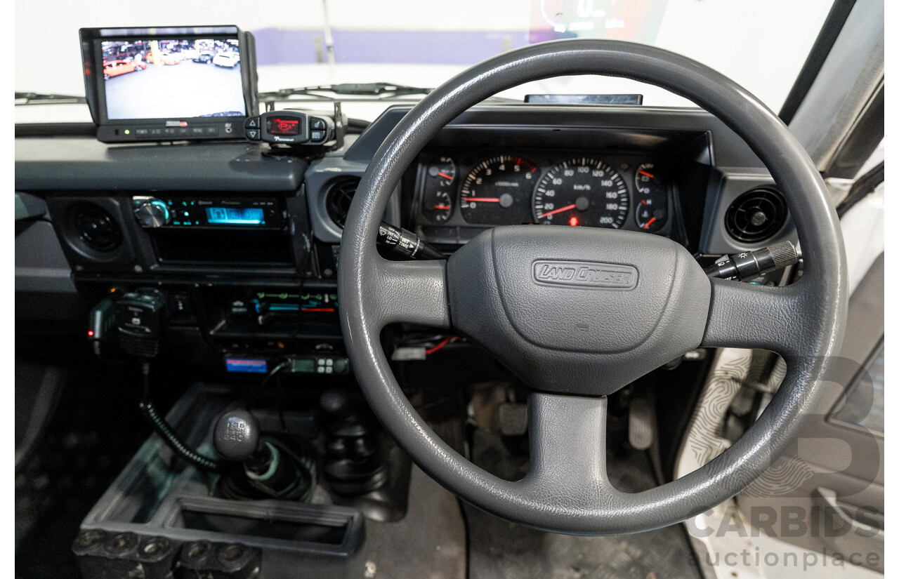 1/2009 Toyota Landcruiser GXL (4x4) VDJ76R 09 Upgrade 4d Wagon White Turbo Diesel V8 4.5L