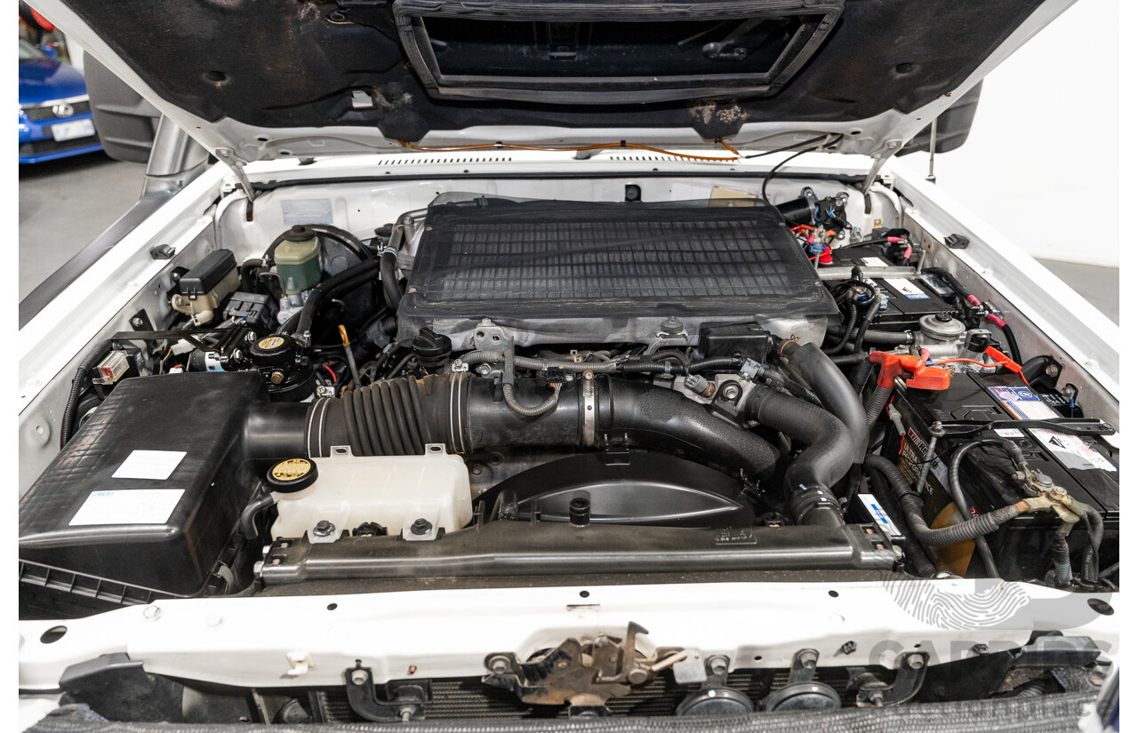 1/2009 Toyota Landcruiser GXL (4x4) VDJ76R 09 Upgrade 4d Wagon White Turbo Diesel V8 4.5L