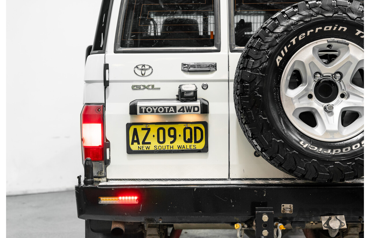 1/2009 Toyota Landcruiser GXL (4x4) VDJ76R 09 Upgrade 4d Wagon White Turbo Diesel V8 4.5L