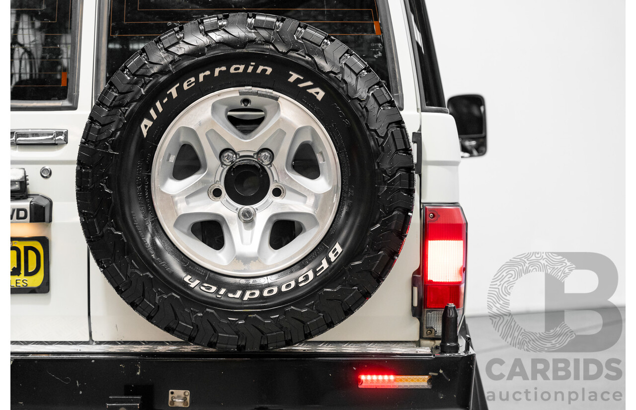 1/2009 Toyota Landcruiser GXL (4x4) VDJ76R 09 Upgrade 4d Wagon White Turbo Diesel V8 4.5L