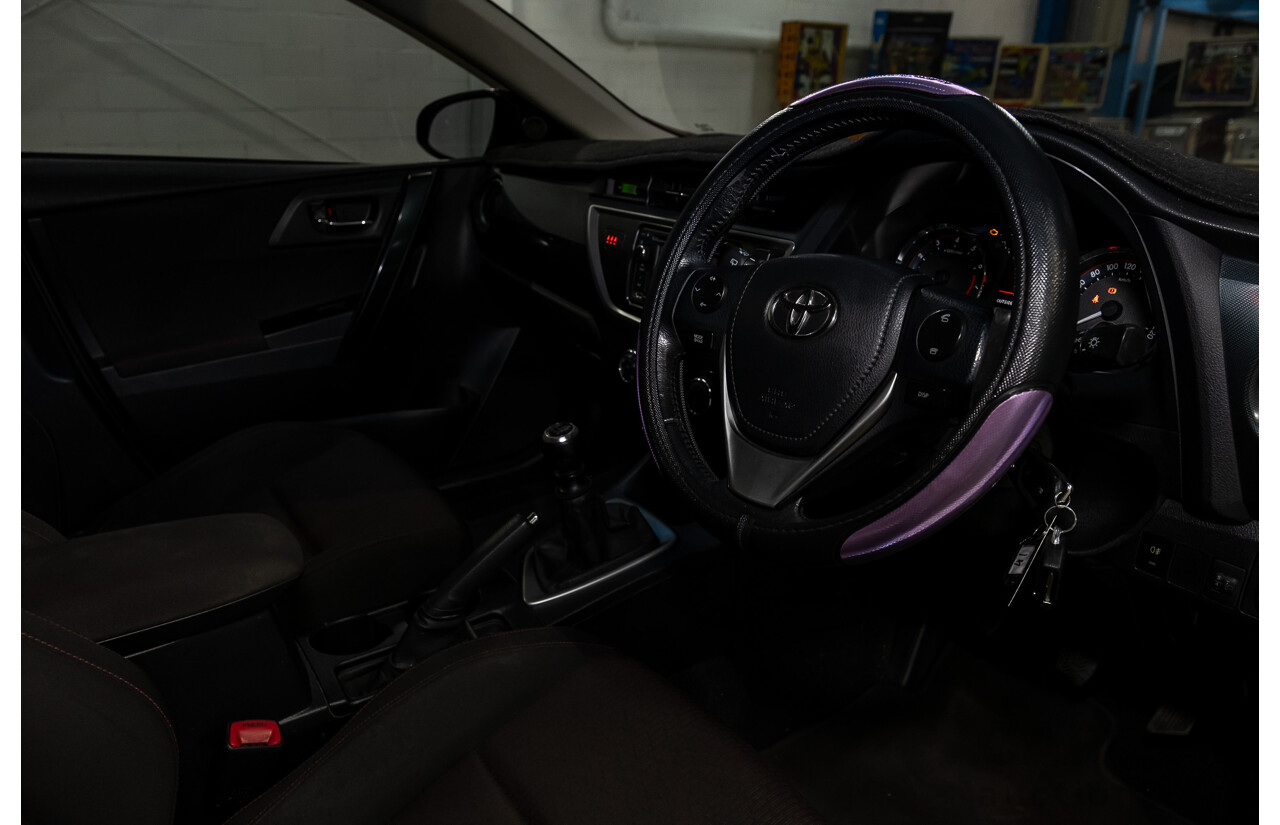 3/2015 Toyota Corolla Levin SX ZRE182R MY15 4d Hatchback Inferno Metallic Orange 1.8L