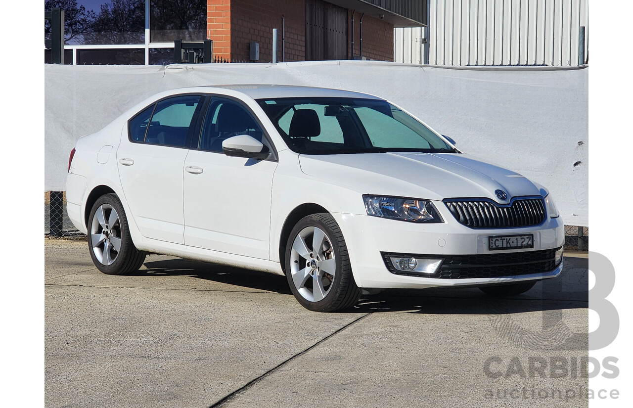 04/2014 Skoda Octavia 103 TSI AMBITION PLUS FWD NE 5D Hatchback White 1.4L