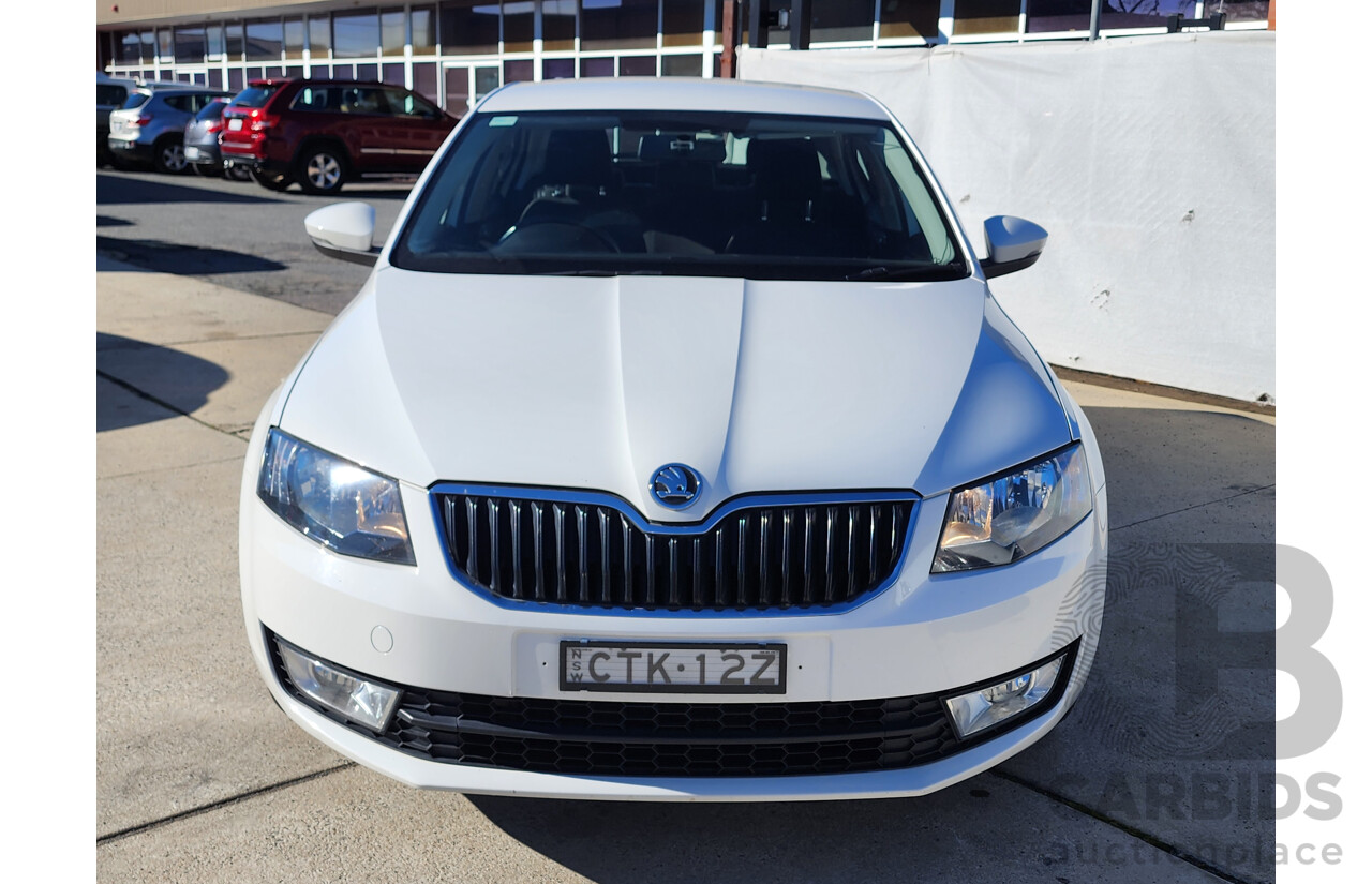 04/2014 Skoda Octavia 103 TSI AMBITION PLUS FWD NE 5D Hatchback White 1.4L