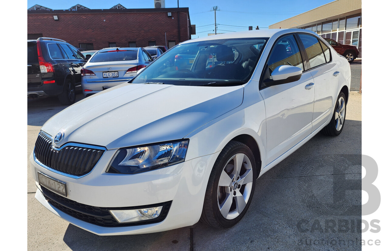 04/2014 Skoda Octavia 103 TSI AMBITION PLUS FWD NE 5D Hatchback White 1.4L