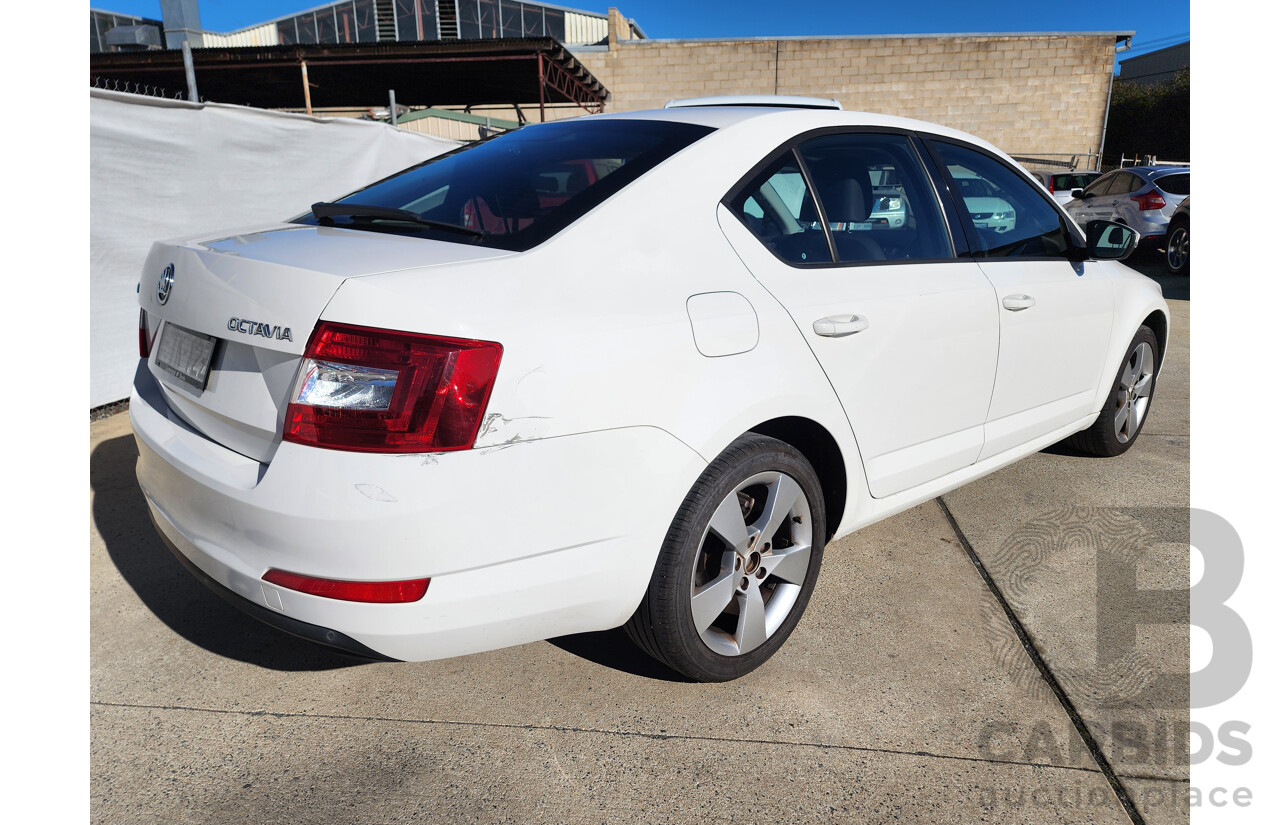 04/2014 Skoda Octavia 103 TSI AMBITION PLUS FWD NE 5D Hatchback White 1.4L