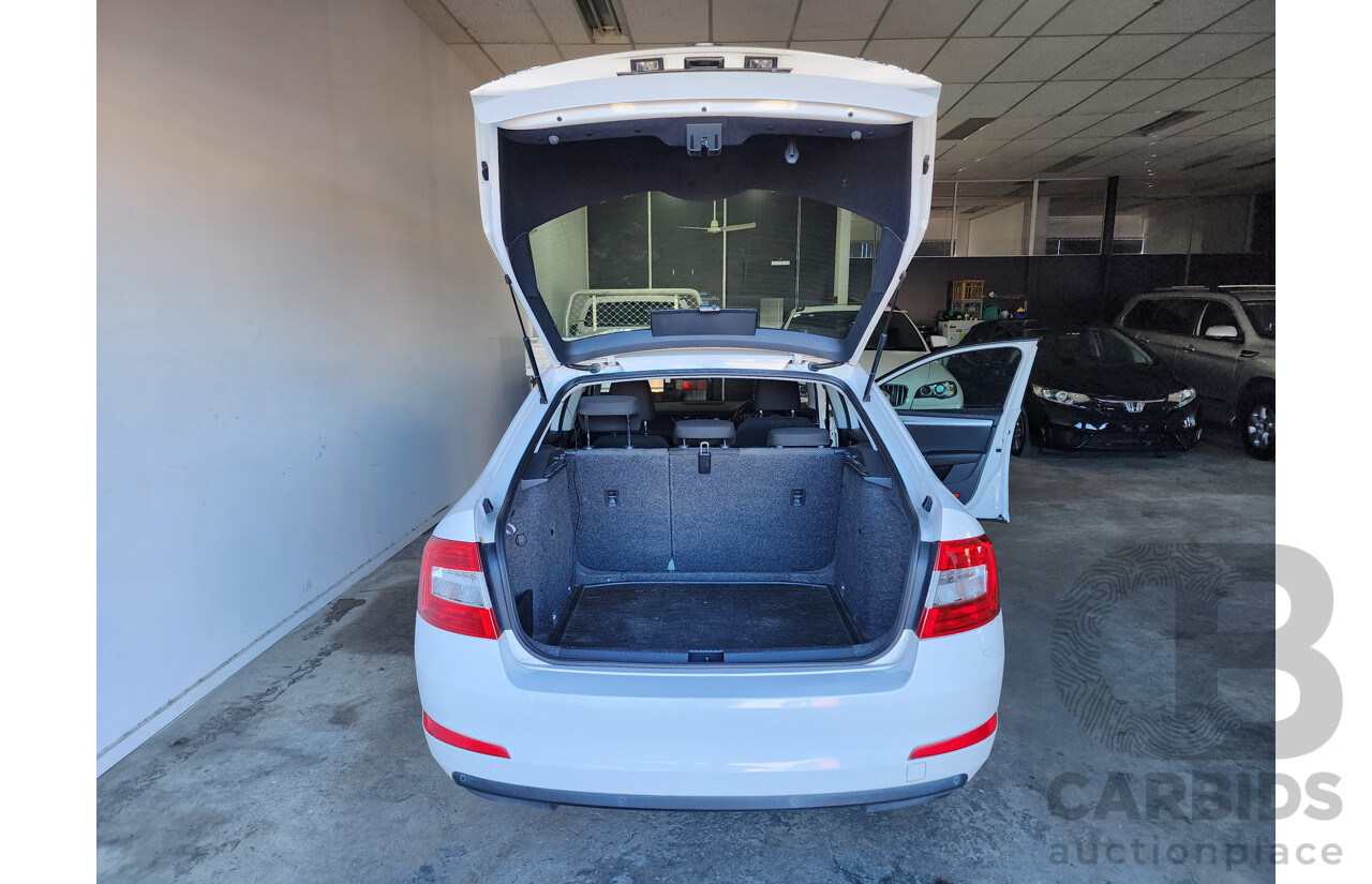 04/2014 Skoda Octavia 103 TSI AMBITION PLUS FWD NE 5D Hatchback White 1.4L