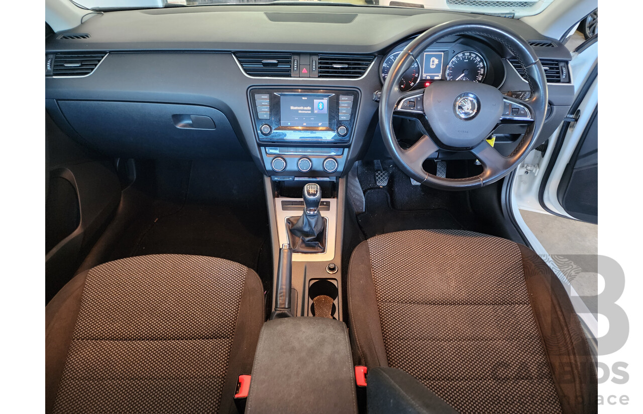 04/2014 Skoda Octavia 103 TSI AMBITION PLUS FWD NE 5D Hatchback White 1.4L