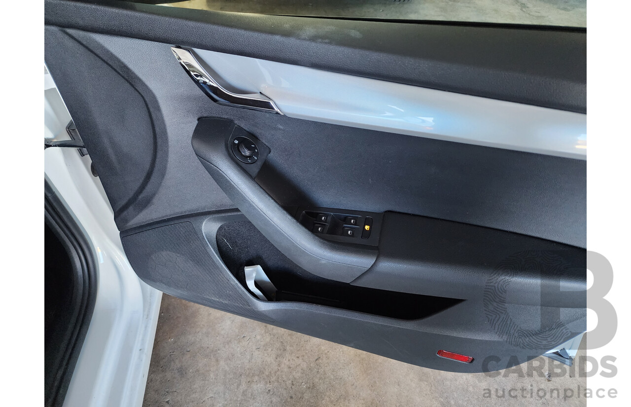 04/2014 Skoda Octavia 103 TSI AMBITION PLUS FWD NE 5D Hatchback White 1.4L