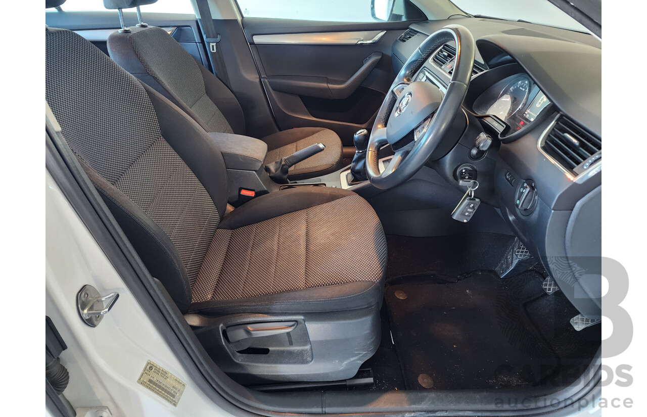 04/2014 Skoda Octavia 103 TSI AMBITION PLUS FWD NE 5D Hatchback White 1.4L