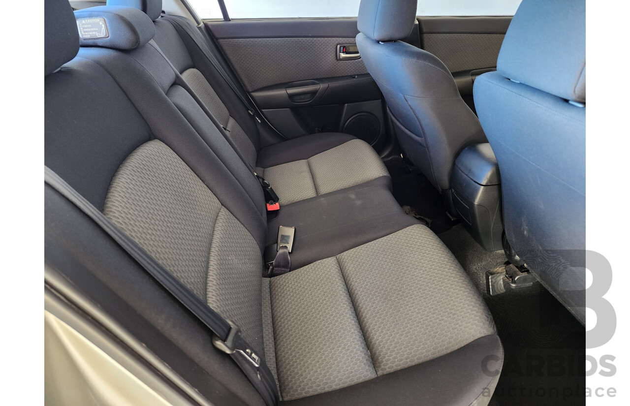 01/2005 Mazda Mazda3 MAXX SPORT FWD BK 4D Sedan Silver 2.0L