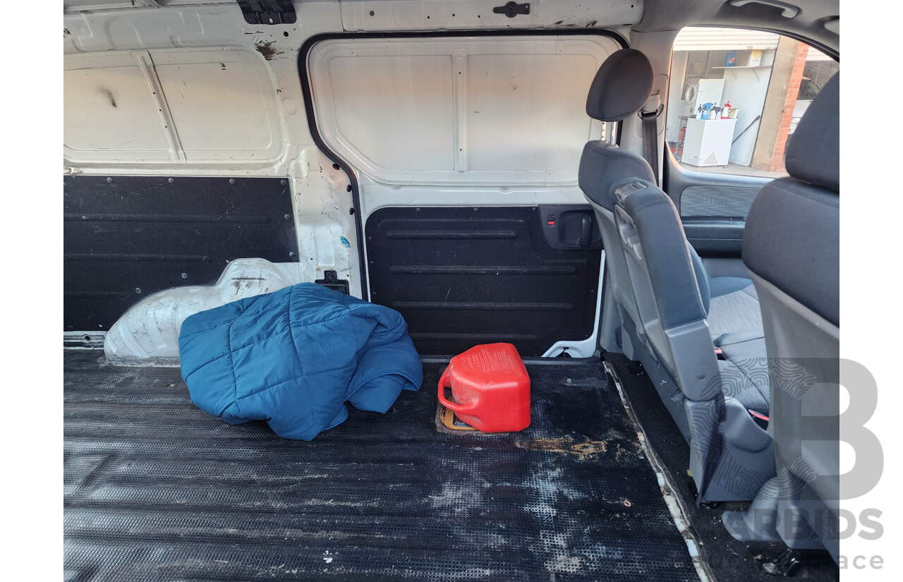 04/2012 Hyundai Iload  RWD TQ 4D Van White 2.4L