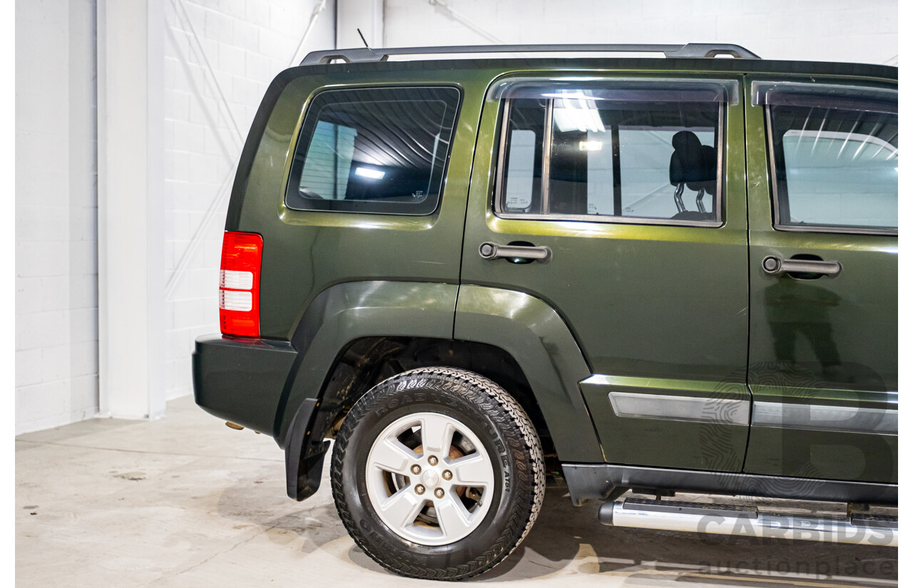 12/2010 Jeep Cherokee Sport (4x4) KK 4d Wagon Metallic Green V6 3.7L