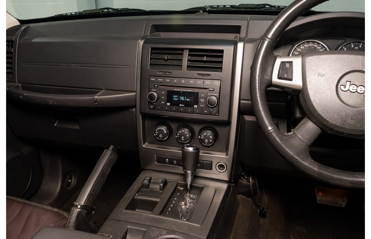 12/2010 Jeep Cherokee Sport (4x4) KK 4d Wagon Metallic Green V6 3.7L