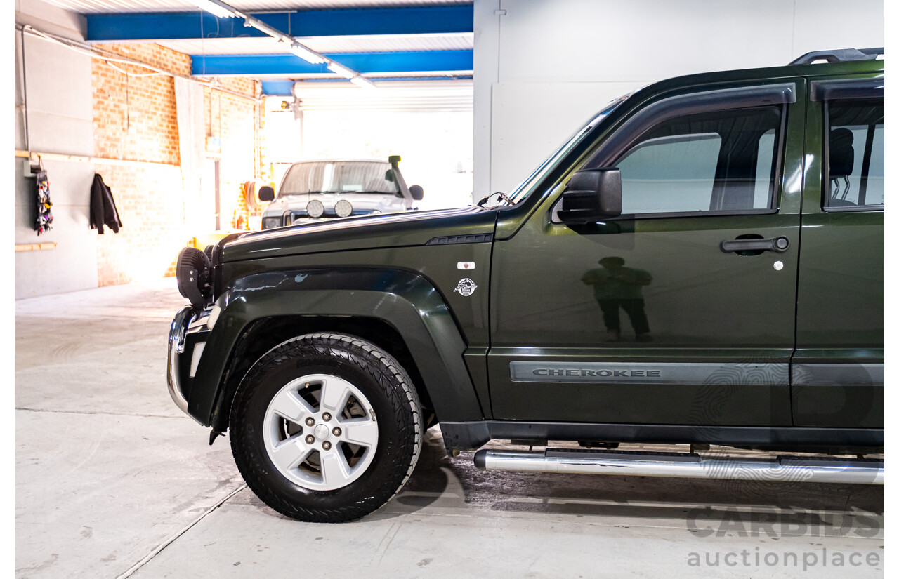 12/2010 Jeep Cherokee Sport (4x4) KK 4d Wagon Metallic Green V6 3.7L