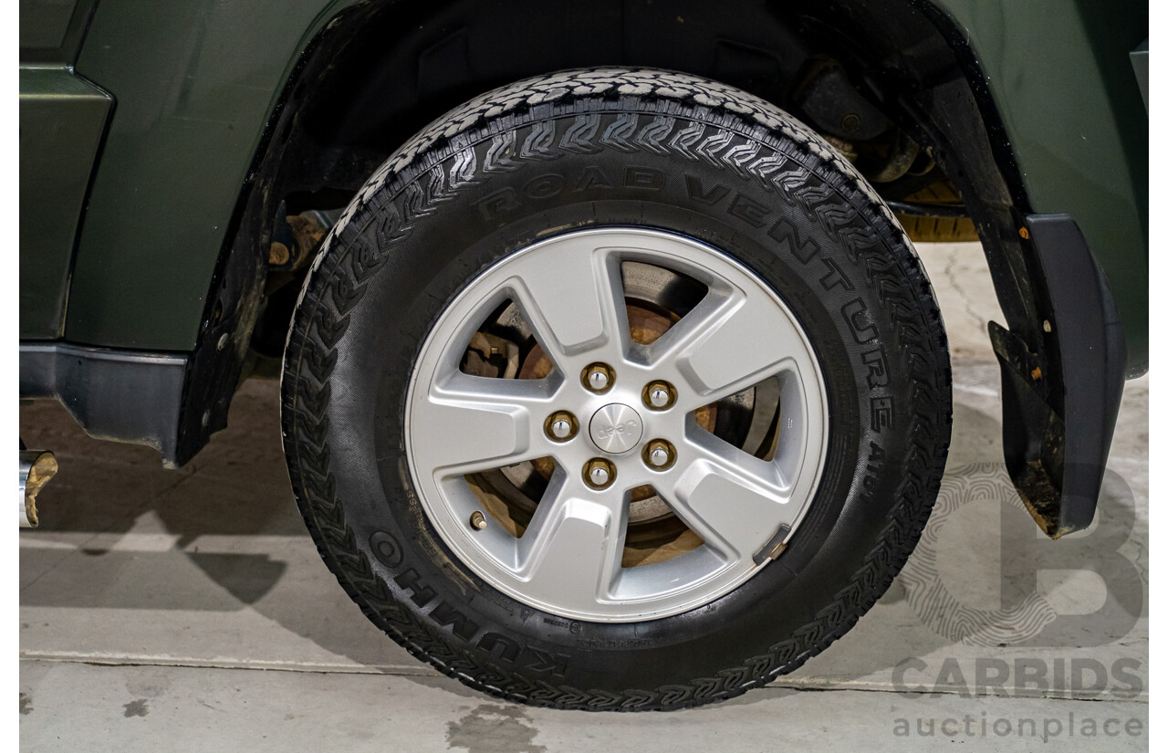 12/2010 Jeep Cherokee Sport (4x4) KK 4d Wagon Metallic Green V6 3.7L