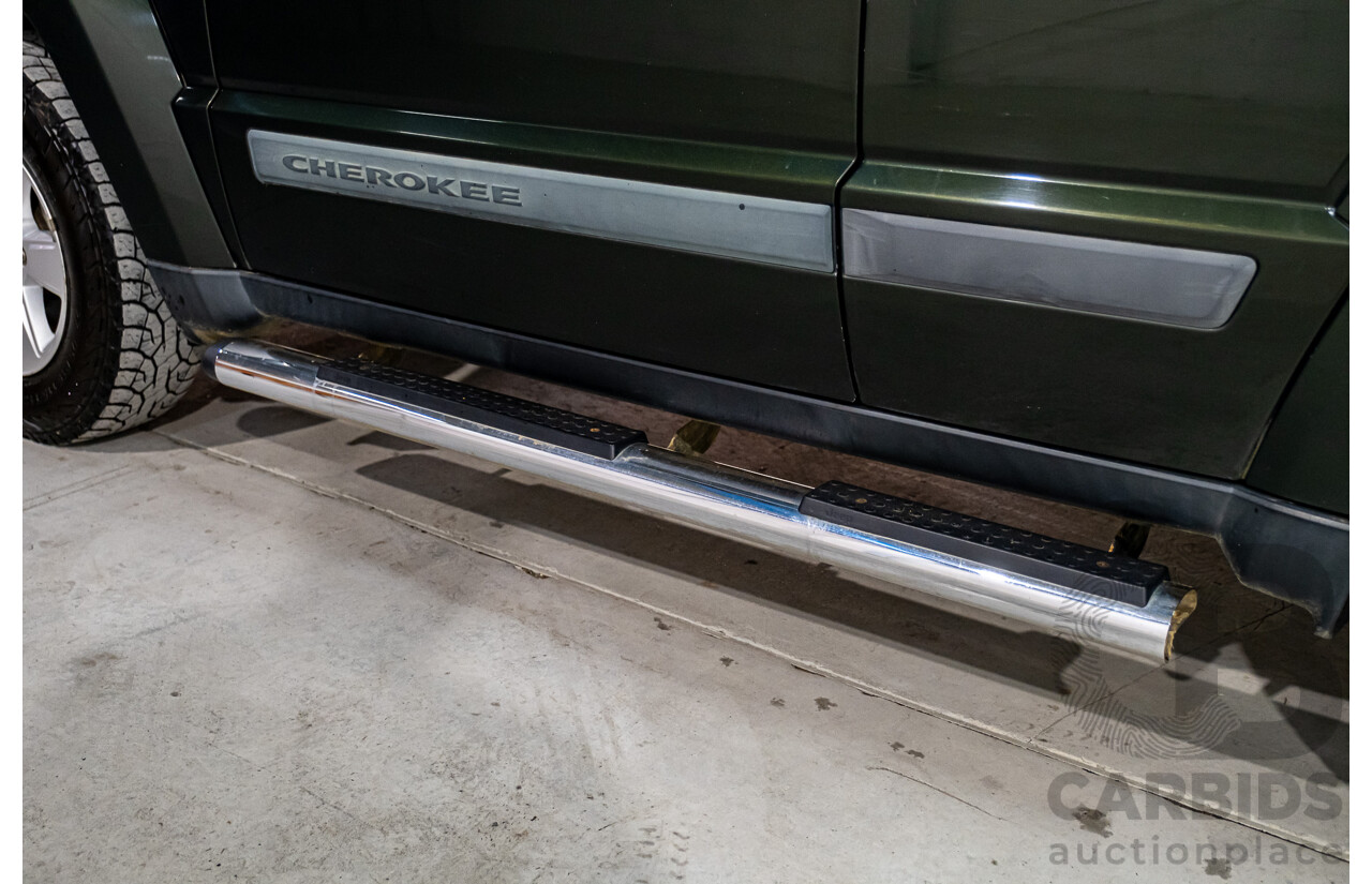 12/2010 Jeep Cherokee Sport (4x4) KK 4d Wagon Metallic Green V6 3.7L