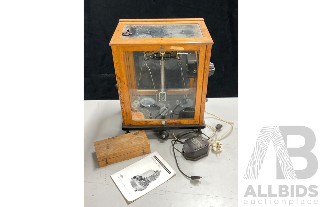 Vintage Sartorius-werke Analytical Balance Scales in Isolation Case Made in Germany