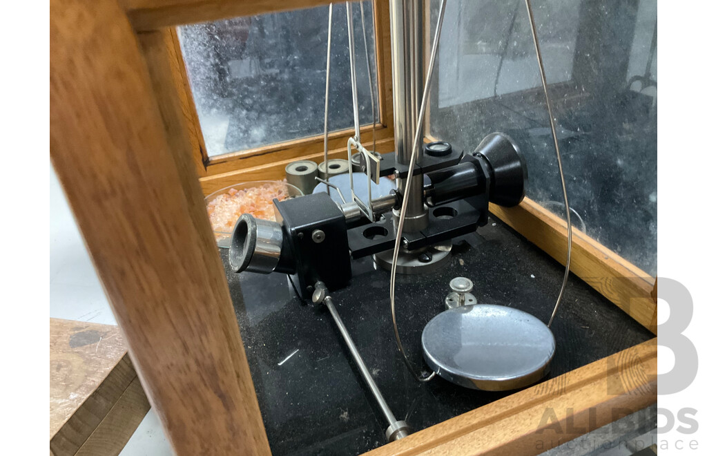 Vintage Sartorius-werke Analytical Balance Scales in Isolation Case Made in Germany