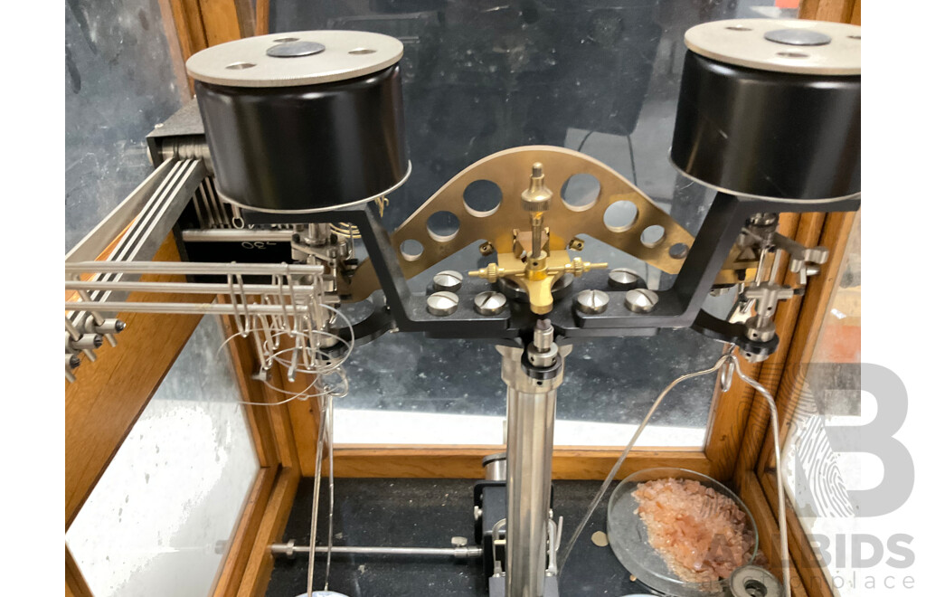 Vintage Sartorius-werke Analytical Balance Scales in Isolation Case Made in Germany