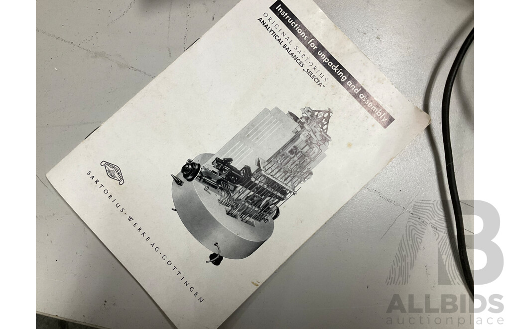 Vintage Sartorius-werke Analytical Balance Scales in Isolation Case Made in Germany