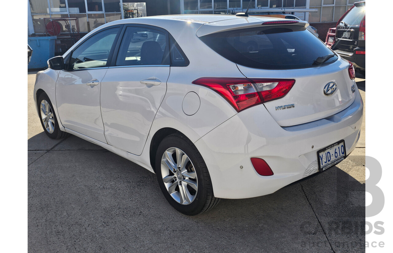 9/2012 Hyundai i30 Elite 1.6 CRDi GD 5d Hatchback White 1.6L