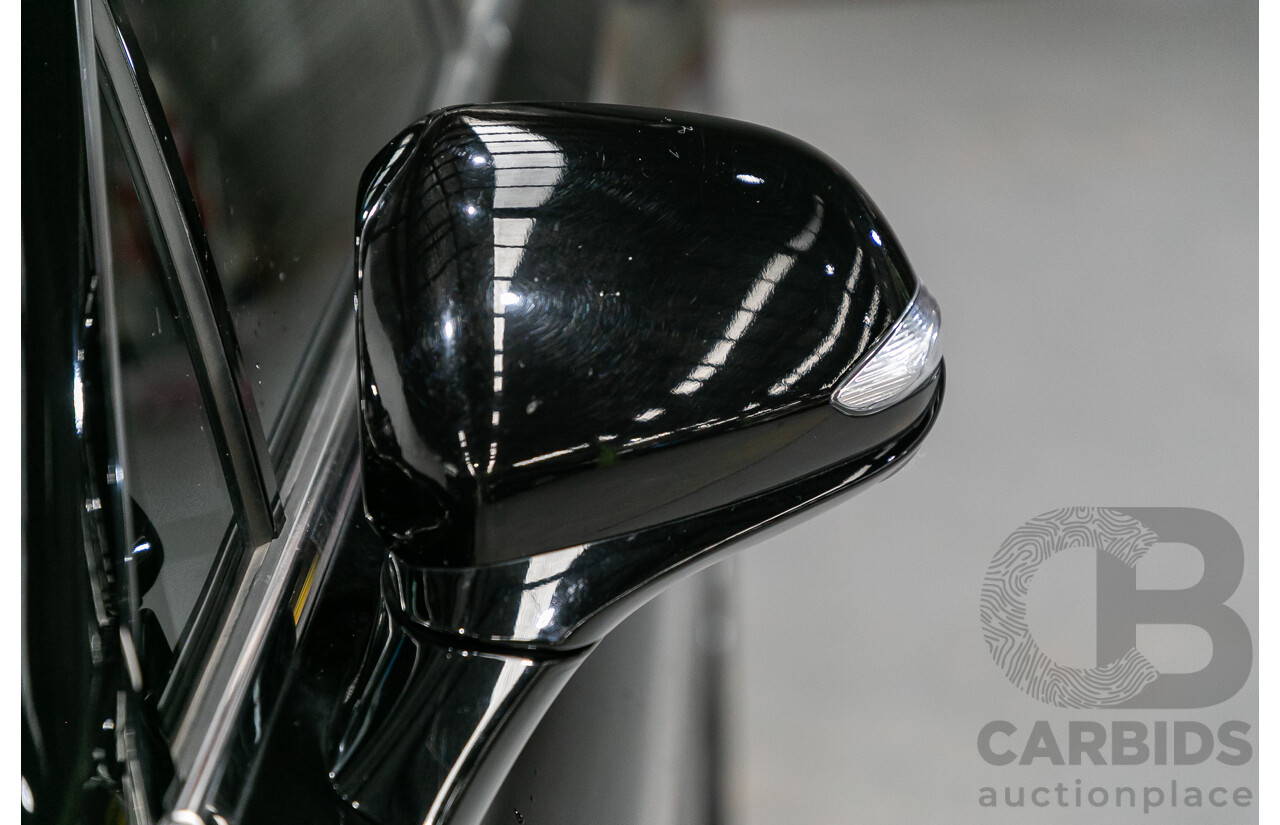 11/2018 Hyundai Santa Fe Highlander (4x4) TM MY19 4d Wagon Phantom Black Turbo Diesel 2.2L - 7 Seater