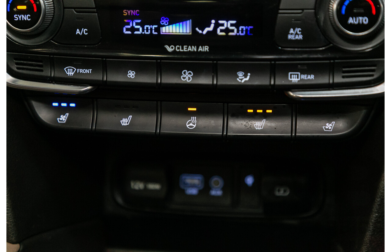 11/2018 Hyundai Santa Fe Highlander (4x4) TM MY19 4d Wagon Phantom Black Turbo Diesel 2.2L - 7 Seater