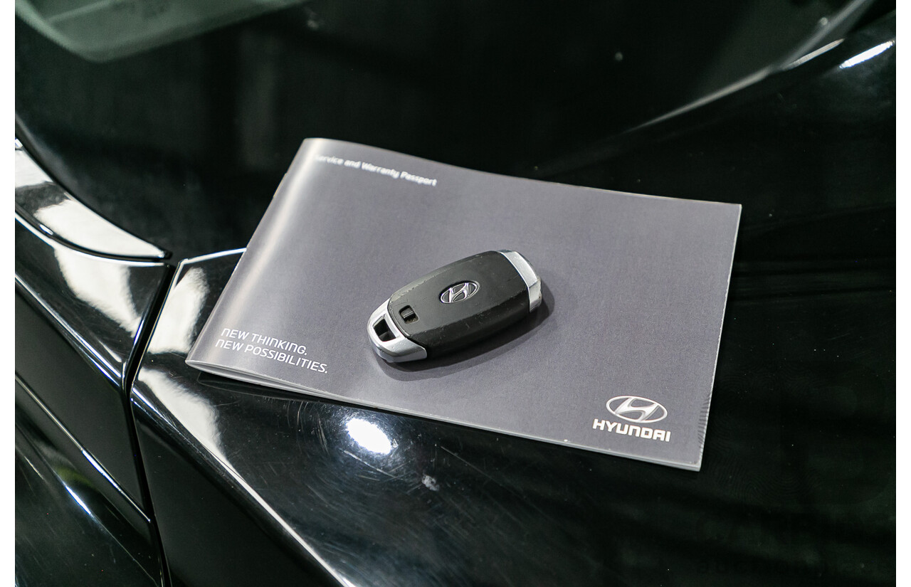 11/2018 Hyundai Santa Fe Highlander (4x4) TM MY19 4d Wagon Phantom Black Turbo Diesel 2.2L - 7 Seater