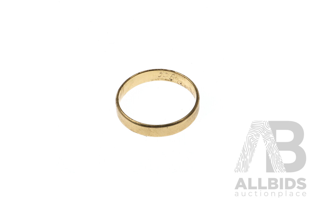 9ct Yellow Gold Flat Profile Bevelled Edge Wedding Ring, Size R, 2.33 Grams