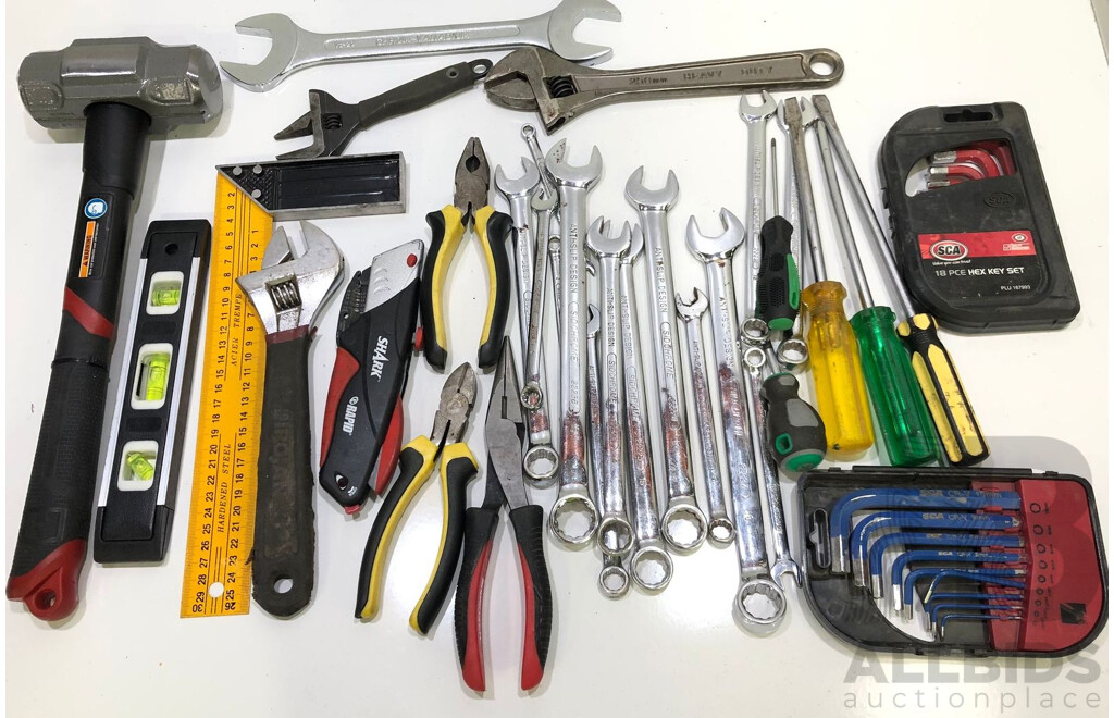 Selection of Handtools and Sidchrome Tool Bag