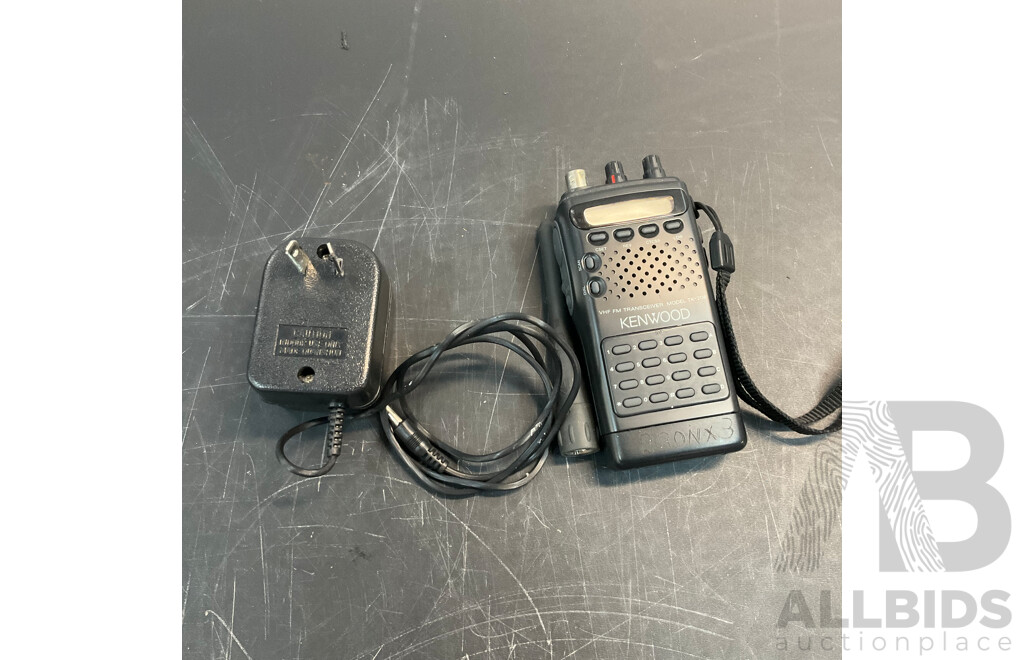 KENWOOD TK-208 VF FM Transceiver - Lot 1545306 | ALLBIDS