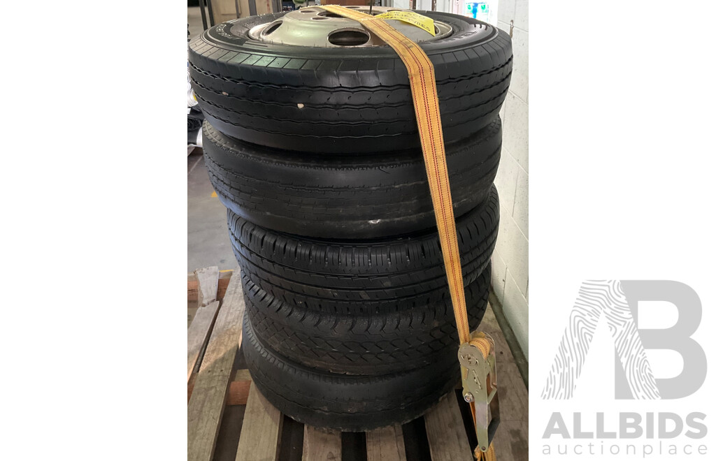 Assorted of 185/85 R16 Wheels & Tyers for HINO 300 Series
