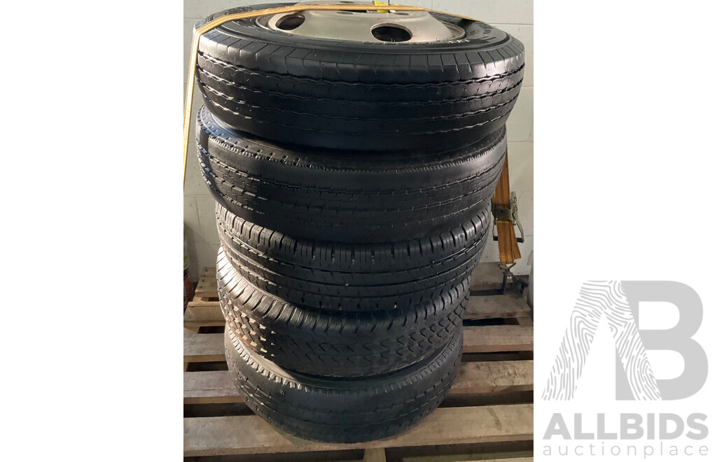 Assorted of 185/85 R16 Wheels & Tyers for HINO 300 Series