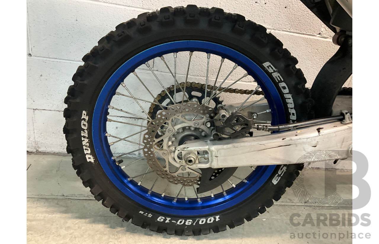 YAMAHA 125cc Dirt Bike