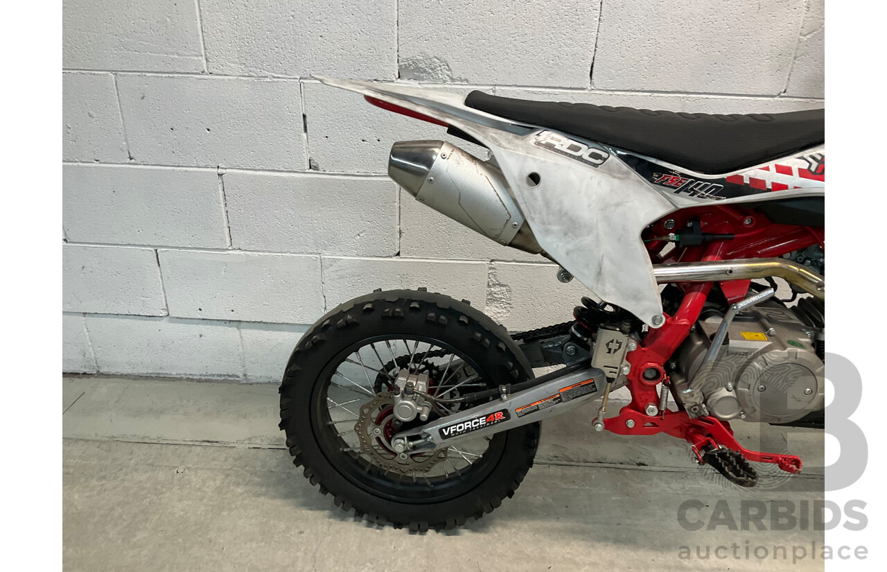 Pitster Pro 140cc Dirt Bike