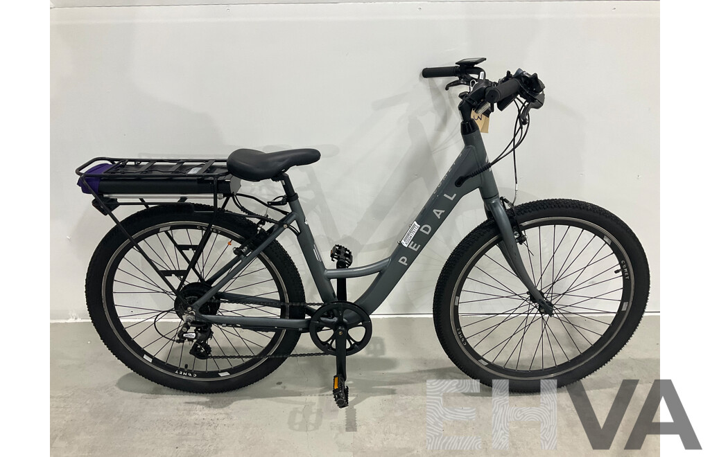 PEDAL Comet 2 Bike (Size M)