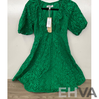 FOREVER NEW Tropical Green & Golden Colvin Floral Dress - Size 6