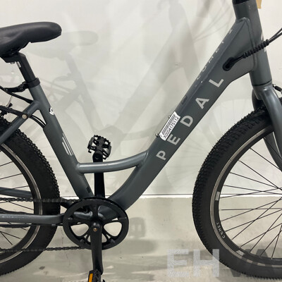 PEDAL Comet 2 Bike (Size M)