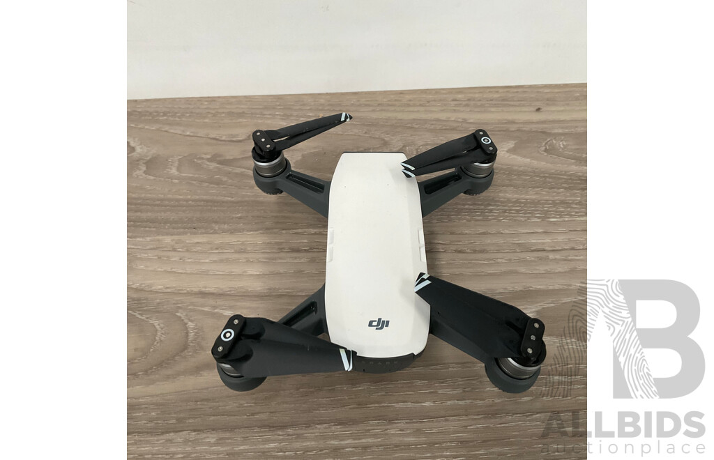 DJI SPARK Drone & GL100A Controller with Case